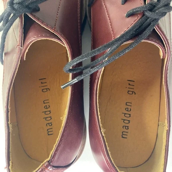 Madden Girl Written Burgundy Platform Oxford Shoes EUC Size 7.5 Goth Grunge - Picture 11 of 15